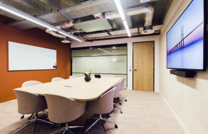 8 Person Internal Private Office | 321 Sq. Ft.