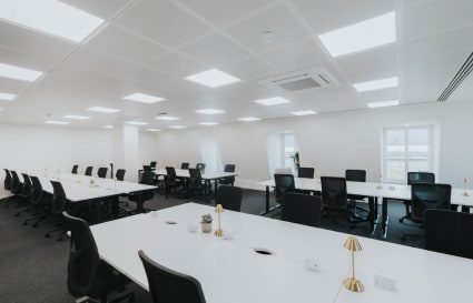38 Person Private Office with Meeting Room | 1,330 Sq. Ft.