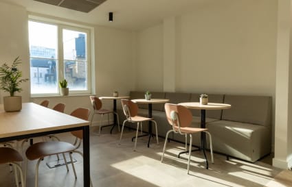 121 Person Private Office with 5 Meeting Rooms | 6,340 Sq. Ft.