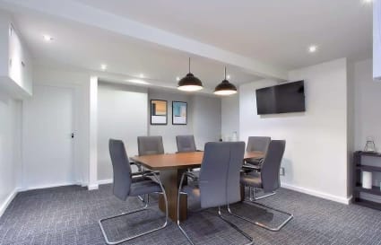 Private Office for up to 5 People | 170 Sq. Ft.