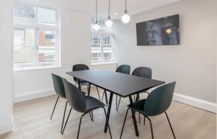 Private Office for up to 14 People | 480 Sq. Ft.