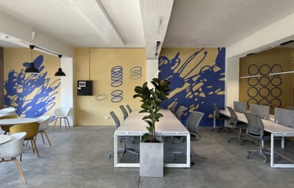 Coworking Desks in
