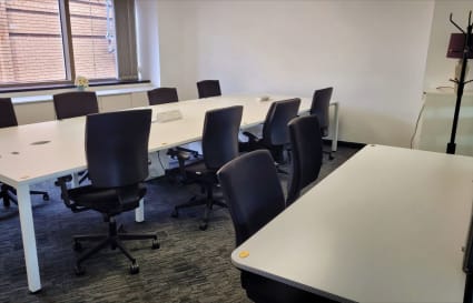 12 Person External Private Office | 352 Sq. Ft.