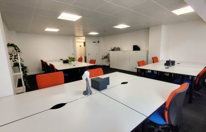 14 Person External Private Office | 465 Sq. Ft.