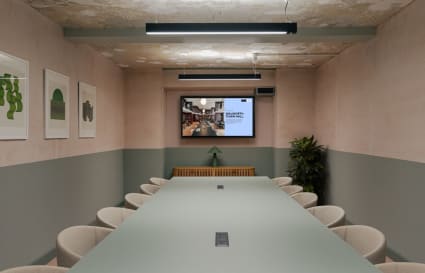 38 Person External Private Office with Meeting Room | 1,464 Sq. Ft.