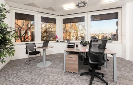 31 Person Private Office in Kensington | 1,041 Sq. Ft.