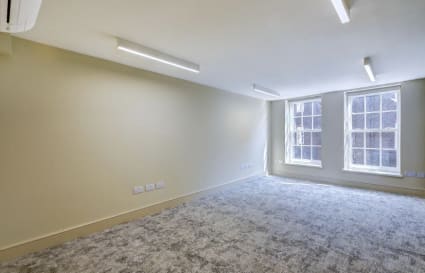 6 Person Private Office in London | 205 sqft
