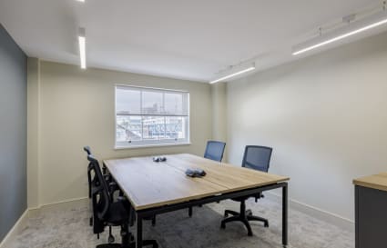 6 Person Private Office in London | 205 sqft