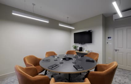 6 Person Private Office in London | 205 sqft