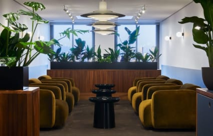 19 Person External Private Office | 682 Sq. Ft.