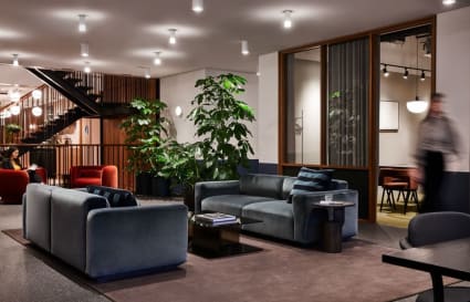 19 Person External Private Office | 682 Sq. Ft.
