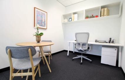 External Private Office for 3 People |