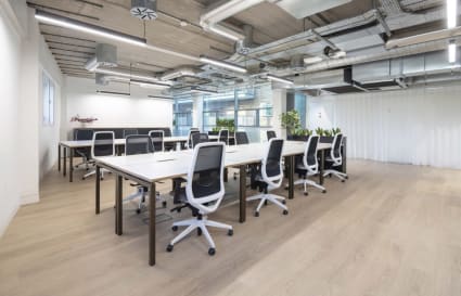 34 Person Managed Office with 2 Meeting Rooms in Camden | 4,321 sq ft