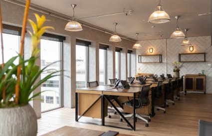 12 Person Office Available | 541 Sq. Ft.