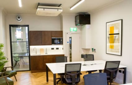Managed Office for up to 10 People w/ Meeting Room & Kitchen | 462 sqft