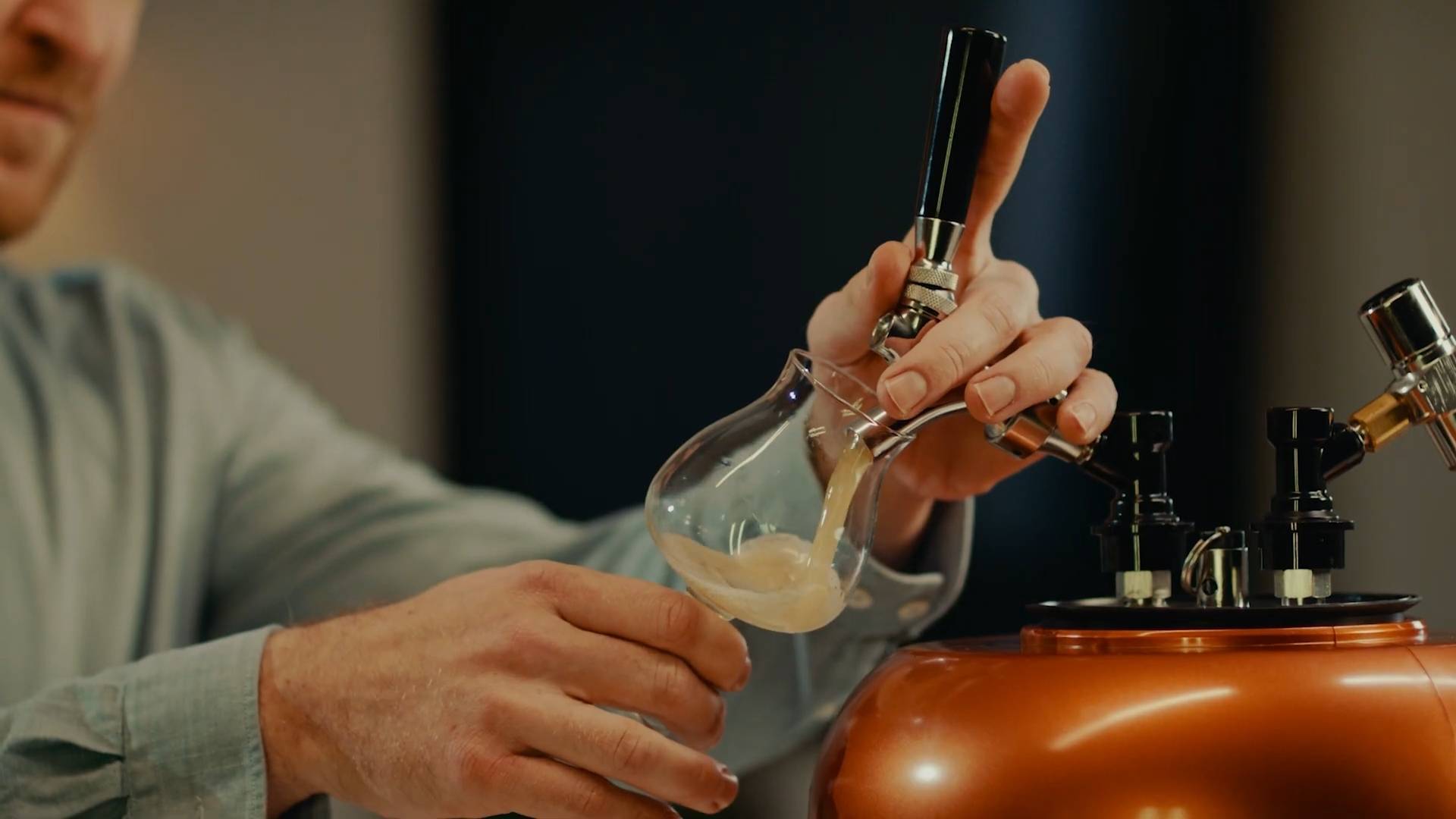 filmstudio opnames bier tappen minibrew