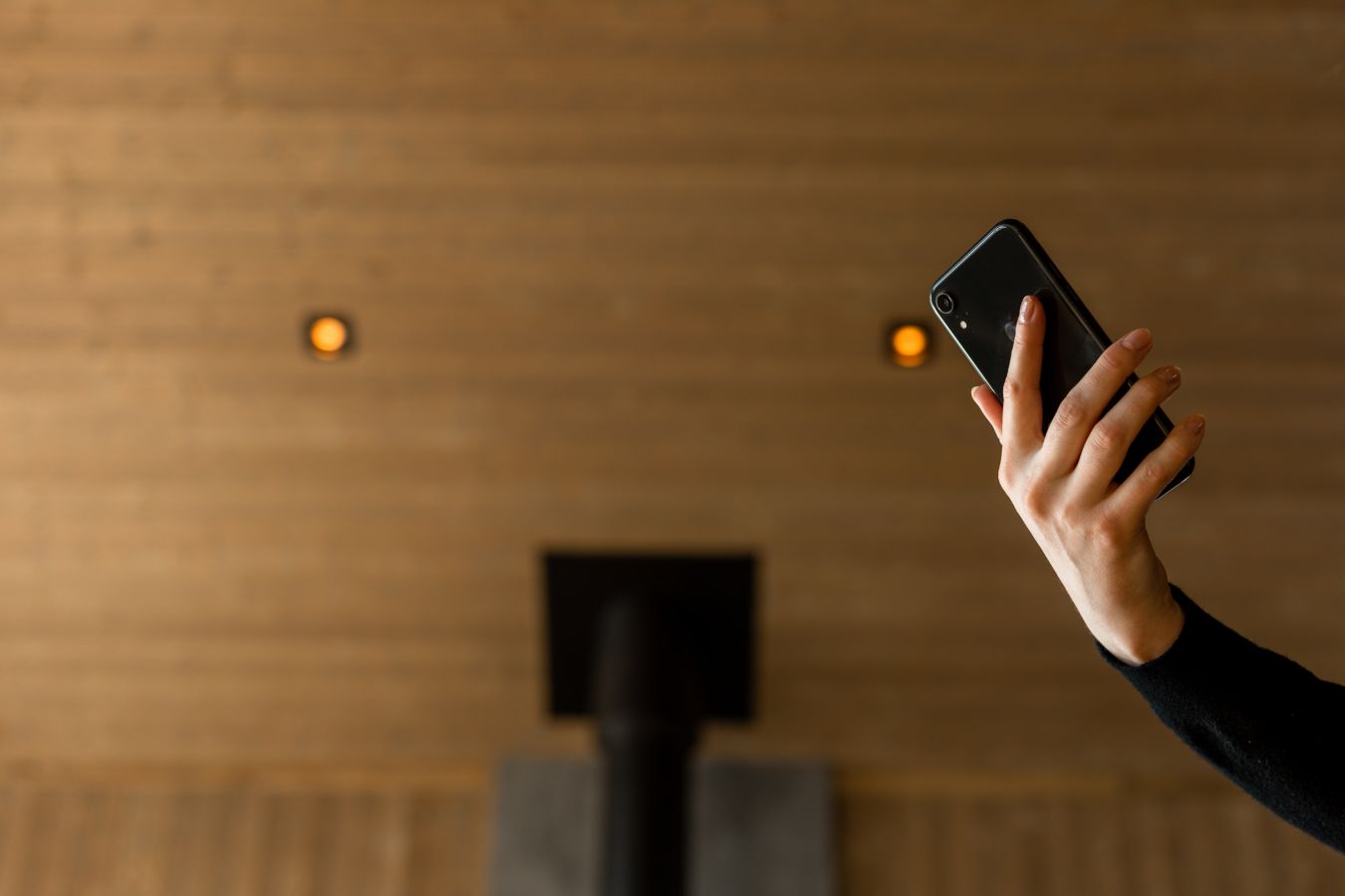 styre belysning via app på mobilen