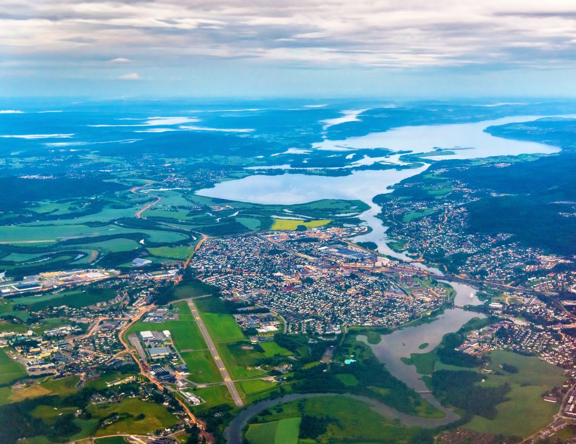 Flyfoto av Lillestrøm. 