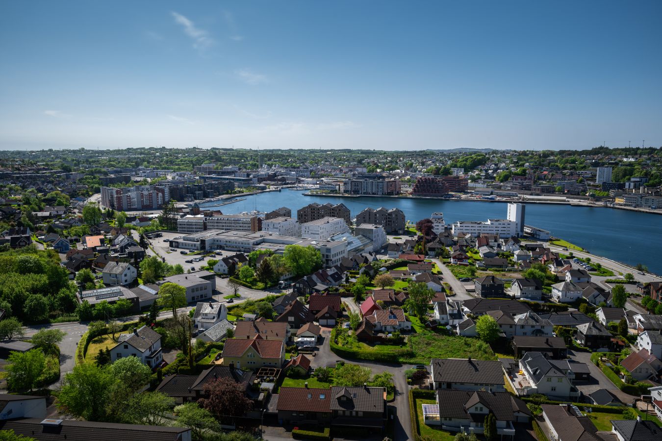 Flyfoto av Sandes i Rogaland. 
