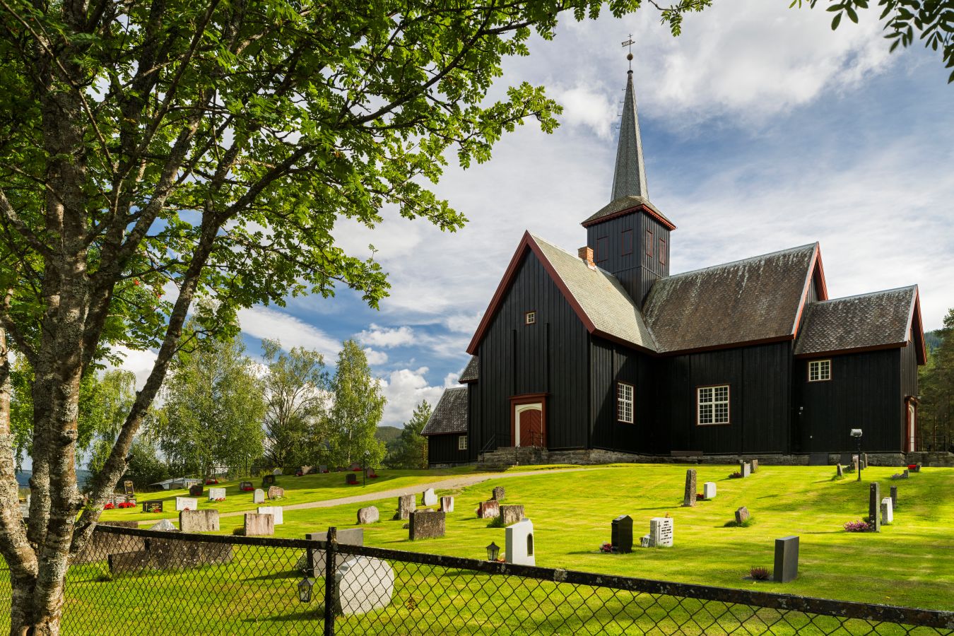 Bilde av Dokka kirke i Innlandet