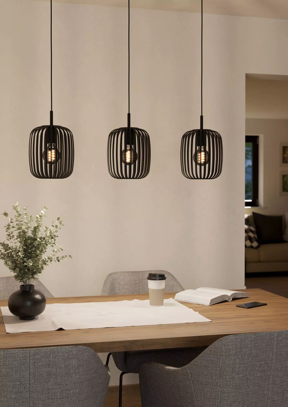 spisebord med flere taklamper