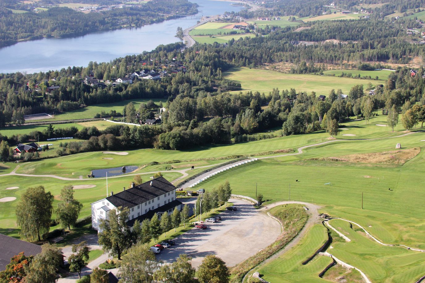 dronebilde av nermo hotell