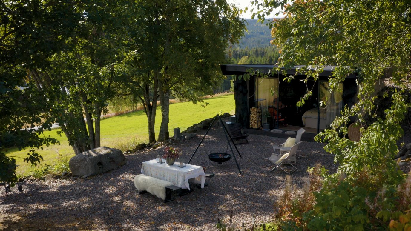 oversiktsbilde av steinhytten ved kastad gård