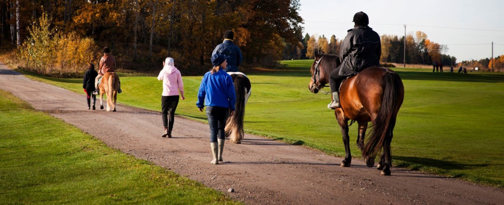 Meningsfulle aktiviteter, eksempelvis ridning og stell av hest, er en viktig del av den målrettede miljøterapien.