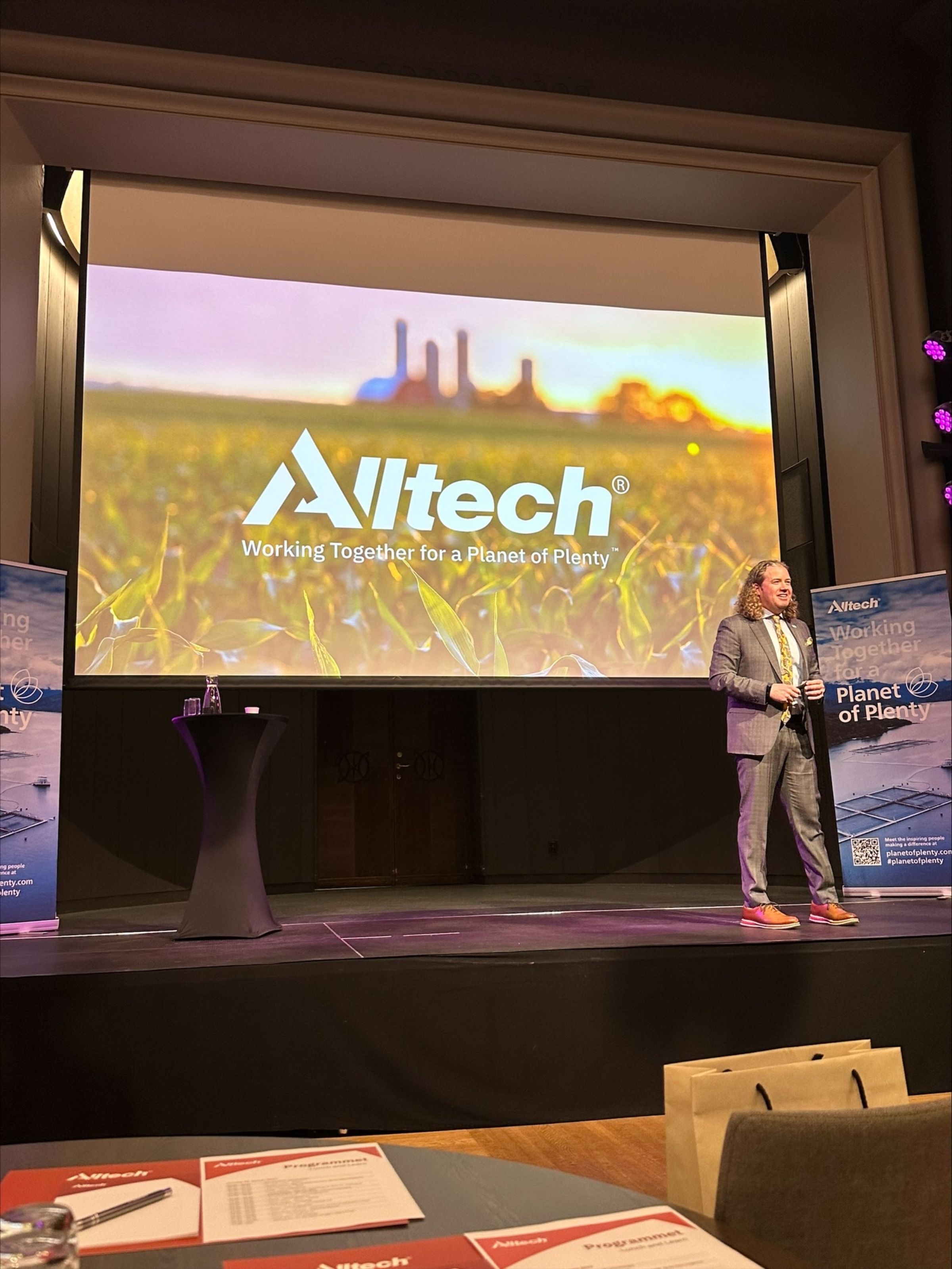President and CEO of Alltech, Dr. Mark Lyons welcomes the participants of the conference.