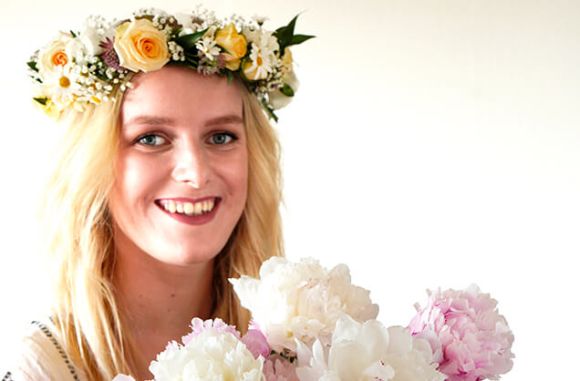 Sommerkrans til håret fra Interflora Norge