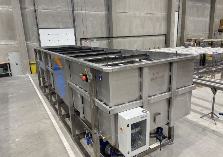 Dissolved Air Flotation (DAF) system for thickening of aquaculture sludge