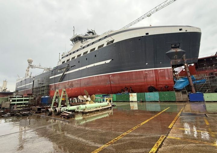 krill trawler Antarctic Navigator