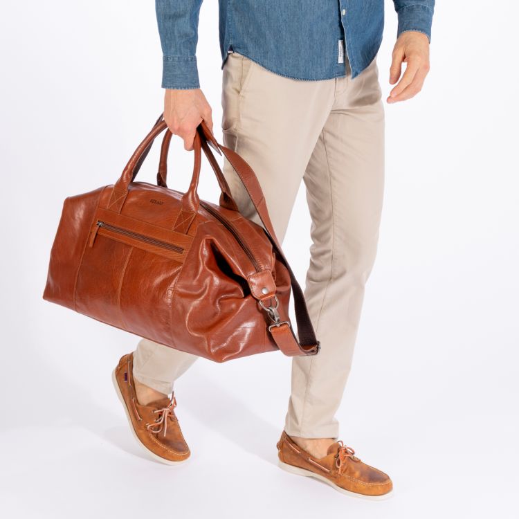 brun skinn bag fra Sebago. weekend-størrelse, bilde med modell