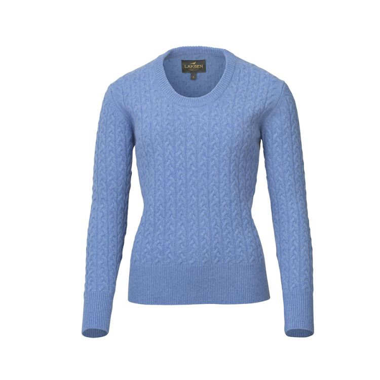 Burleigh cable knit (ullgenser til dame) fra Laksen i fargen Sky. Produktbilde sett forfra