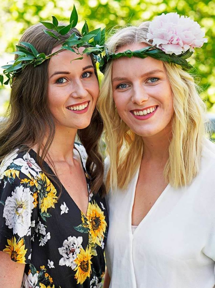 festivalmote blomsterkrans interflora norge