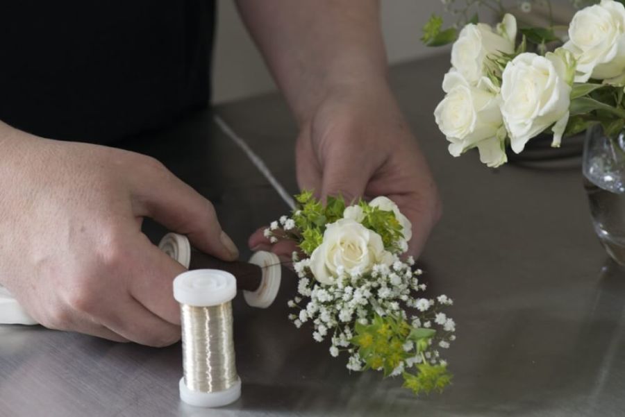 Lag din egen blomsterkrans interflora norge