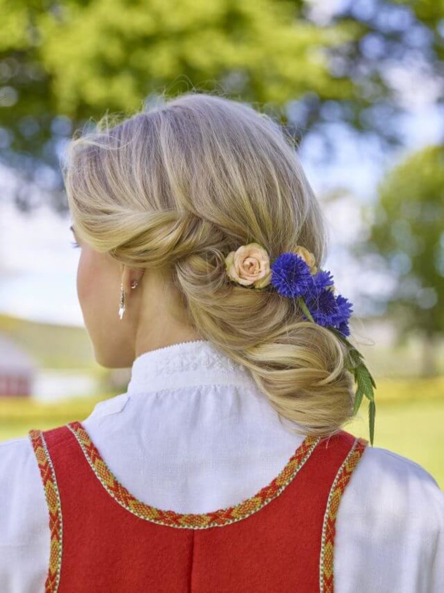 la håret blomstre interflora norge blomster i håret