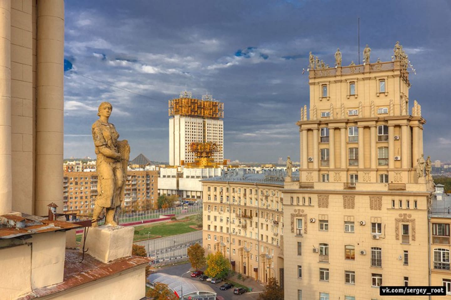 здания памятники в москве