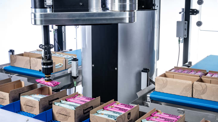 The Cobot packs mixed packs of candy bars in different flavours.