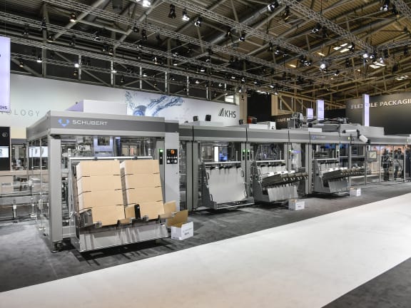 Beverage packaging machine