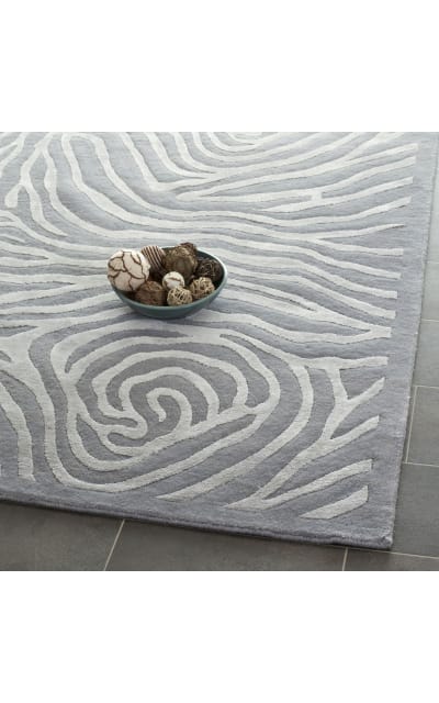 Safavieh Tibetan Tb835A Silver Area Rug