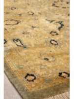 J. Aziz 16/18 Antiqued Light Blue 8'1'' x 16'1'' Rug