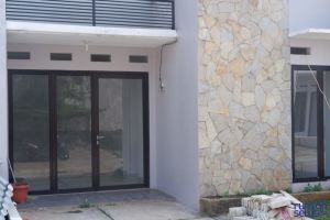 Disewakan Rumah Baru Rangkapan Jaya Baru Pancoran Mas -> 