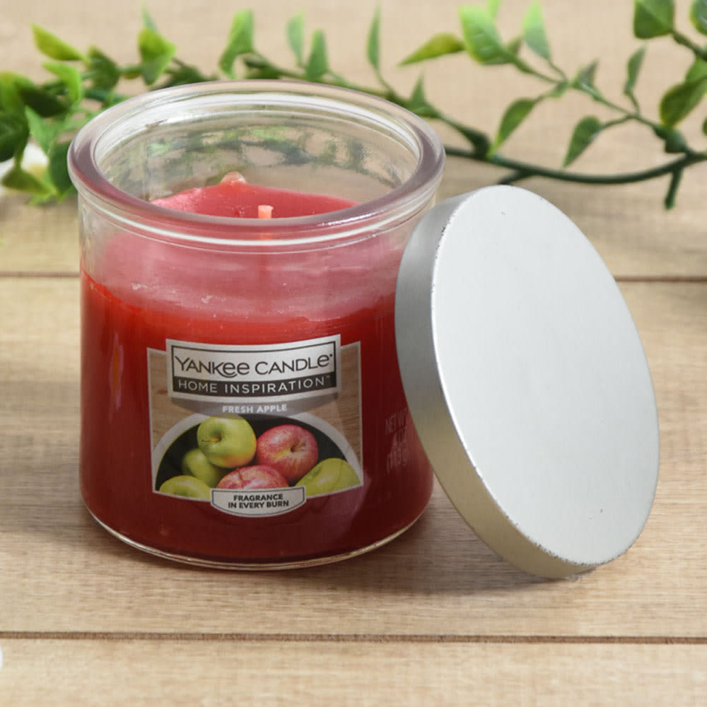 Yankee Candle Fresh Apple Lilin Aromaterapi 113 Gr - Merah