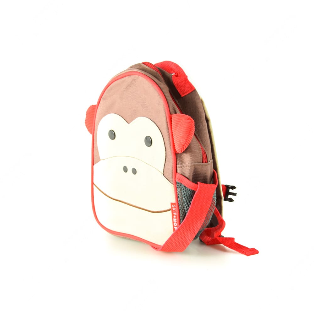 Jual Skip Hop Tas Ransel Zoo Let Monkey Original Ace Awalnya, tukang cukur itu terkejut dengan kehadiran si binatang di tempatnya, dalam video yang dilaporkan diambil pada 9 mei itu. ruparupa