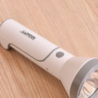 Gambar Powerlite Senter Rechargeable Dengan Lampu Meja