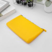 Gambar Ataru 25.5 Cm Pouch Silikon - Kuning