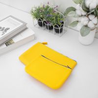 Gambar Ataru 25.5 Cm Pouch Silikon - Kuning