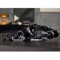 Gambar LEGO Superhero Batmobile Tumbler 76240