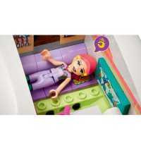 Gambar LEGO Friends Stephanie Sailing Adventure 41716